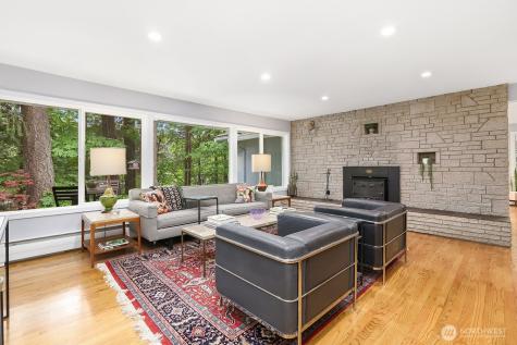 19563 38th Avenue NE Lake Forest Park WA 98155