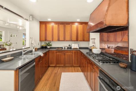 6054 29th Avenue NE Seattle WA 98115