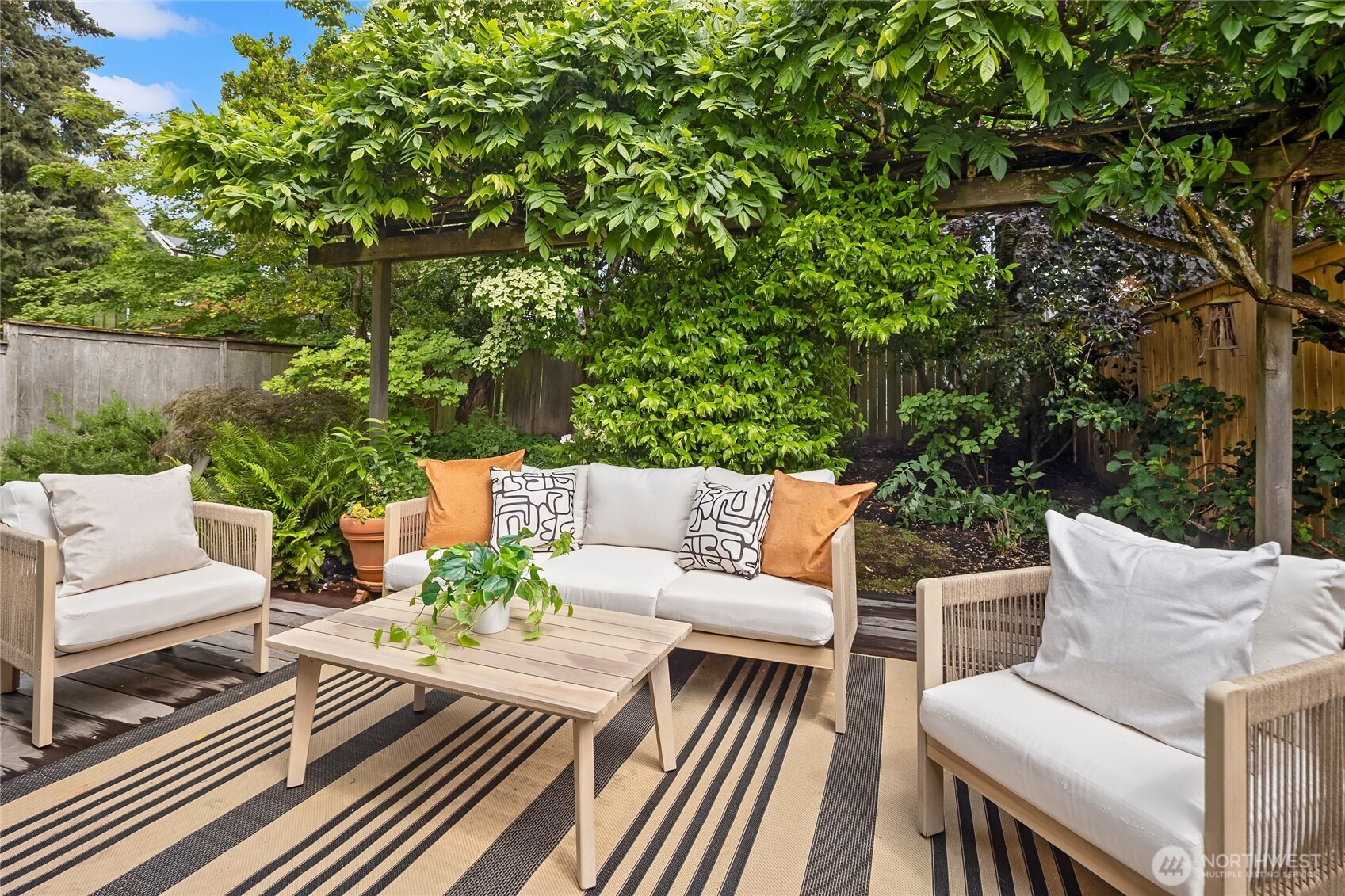 6054 29th Avenue NE Seattle WA 98115