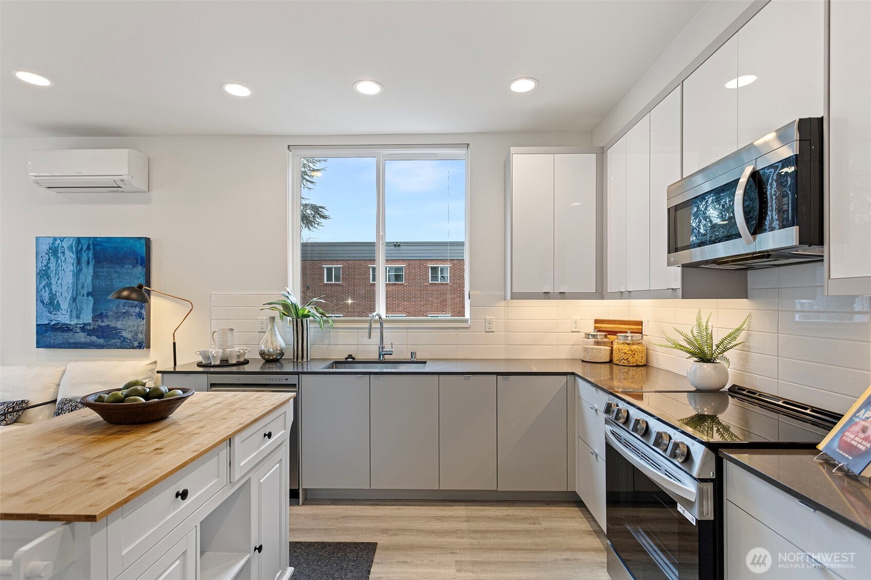 2527 29th Avenue S Seattle WA 98144