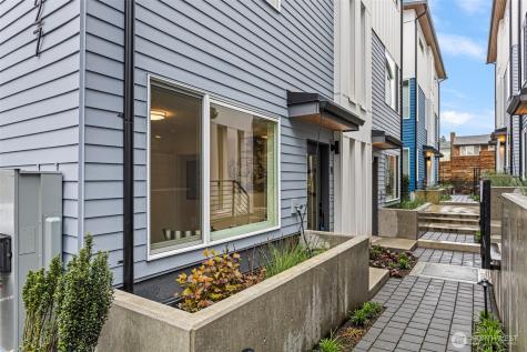 2527 29th Avenue S Seattle WA 98144