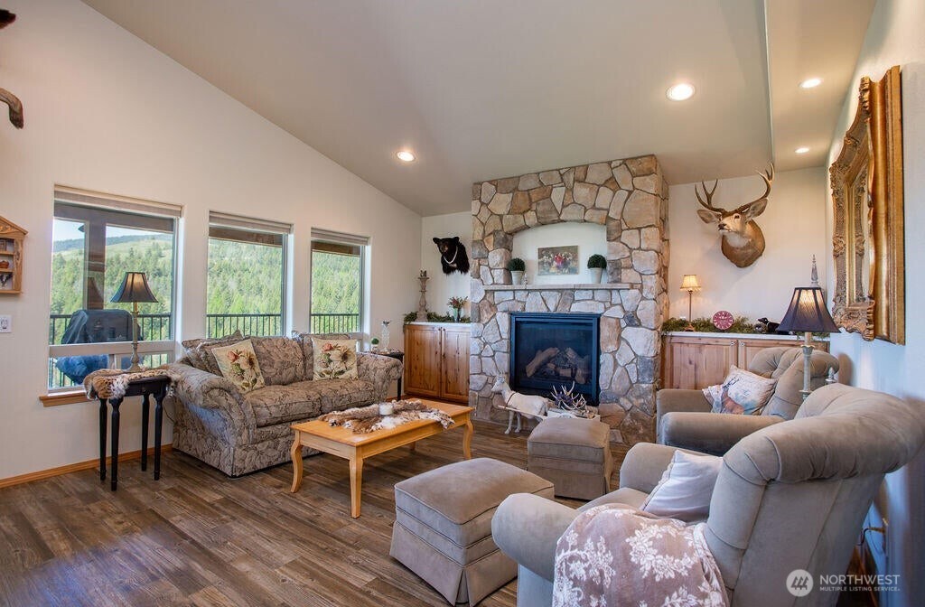 354 Vulcan Mountain Road Curlew WA 99118
