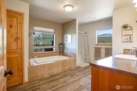 354 Vulcan Mountain Road Curlew WA 99118
