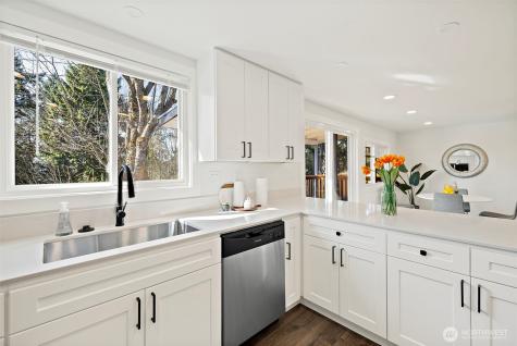 19309 127th Avenue NE Bothell WA 98011