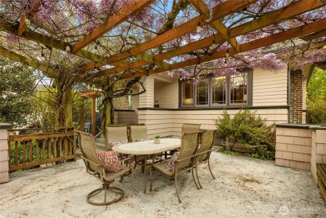 1018 NE 62nd Street Seattle WA 98115
