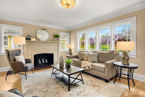 1018 NE 62nd Street Seattle WA 98115