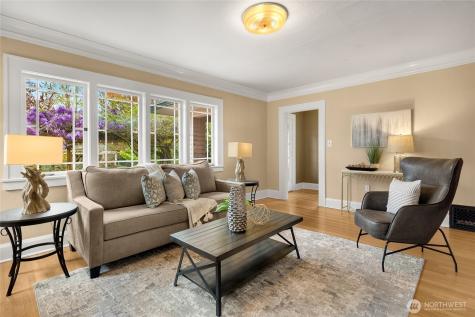 1018 NE 62nd Street Seattle WA 98115