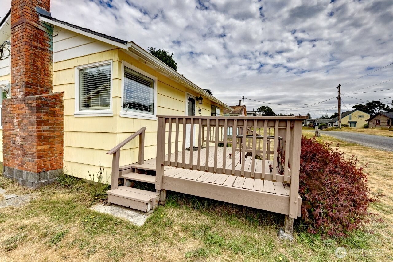 1215 199th Place Long Beach WA 98631