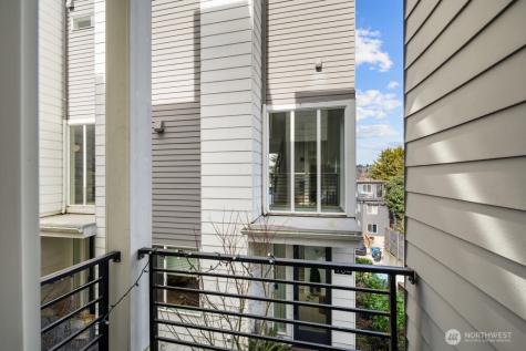 712 W Bertona Street Seattle WA 98119