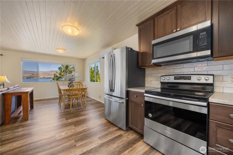 3132 Lakeshore Road Chelan WA 98816