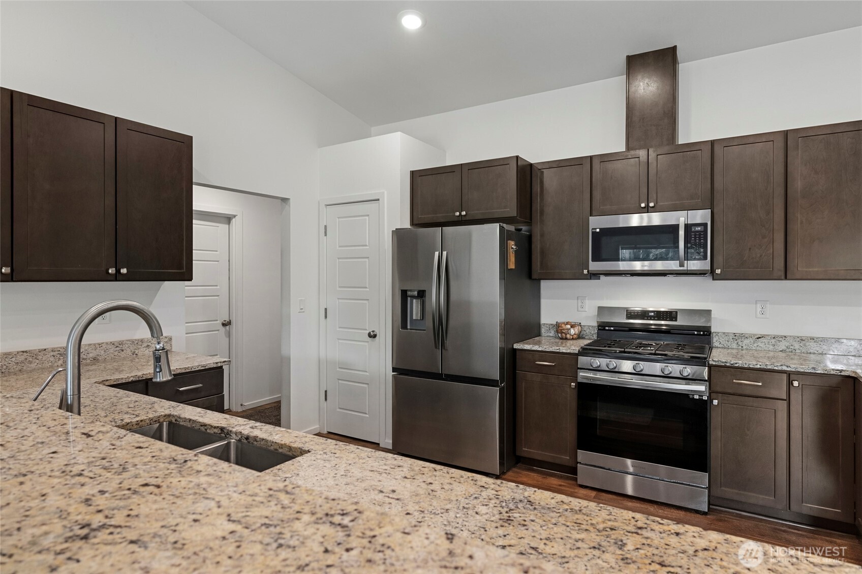 6809 Carolina Street Anacortes WA 98221