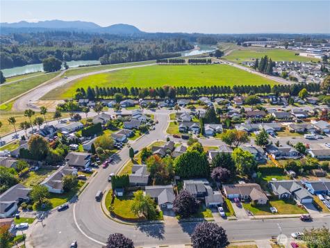 1316 Crystal Lane Burlington WA 98233