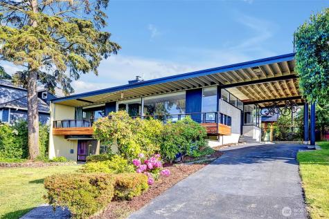 7221 Sunnycrest Seattle WA 98178