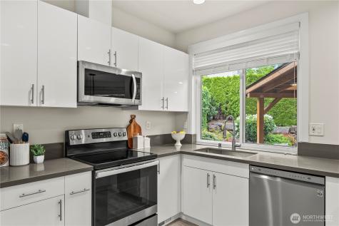 5869 Mont Blanc Place NW Issaquah WA 98027