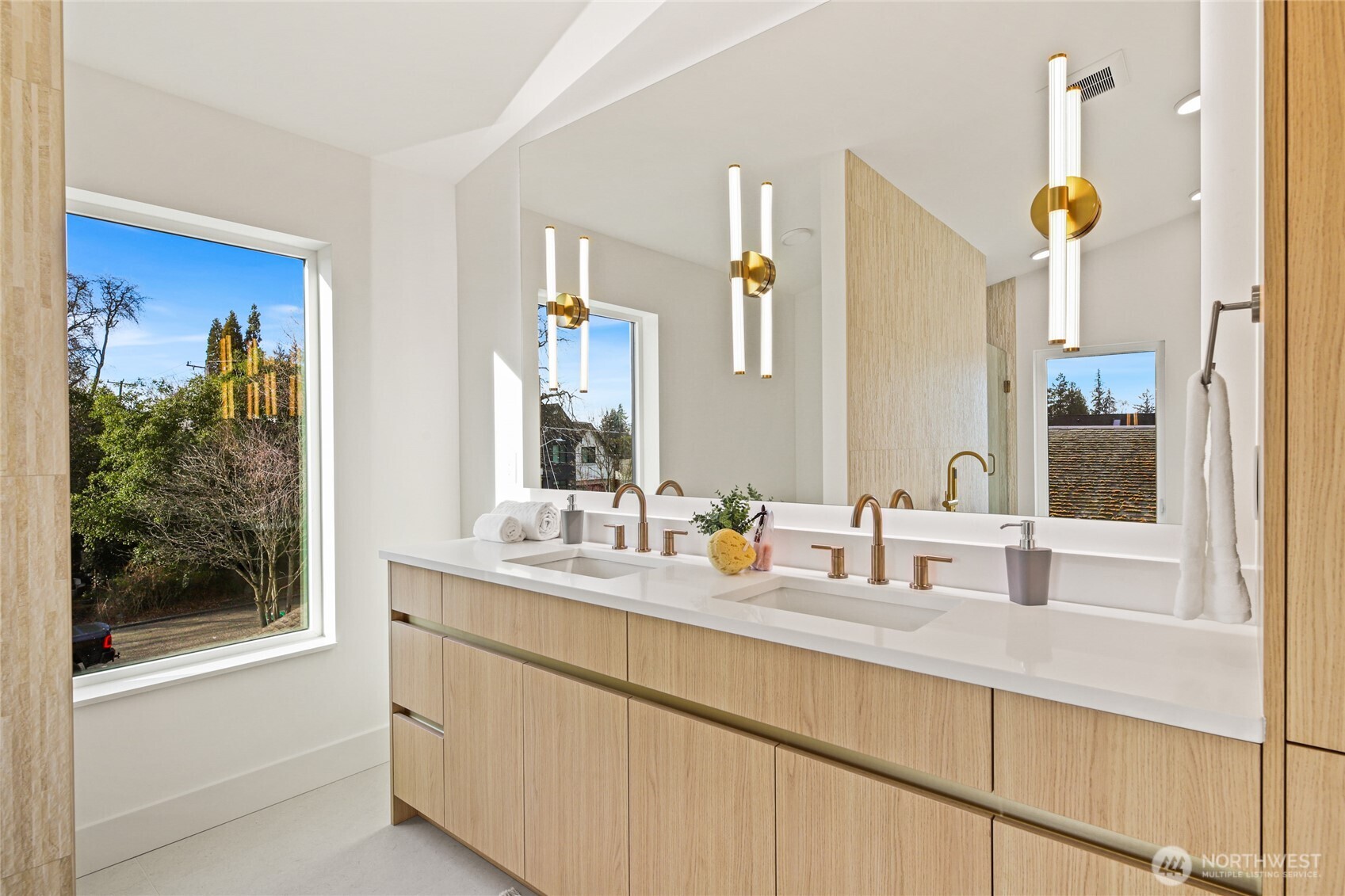 7358 33rd Avenue NE Seattle WA 98115