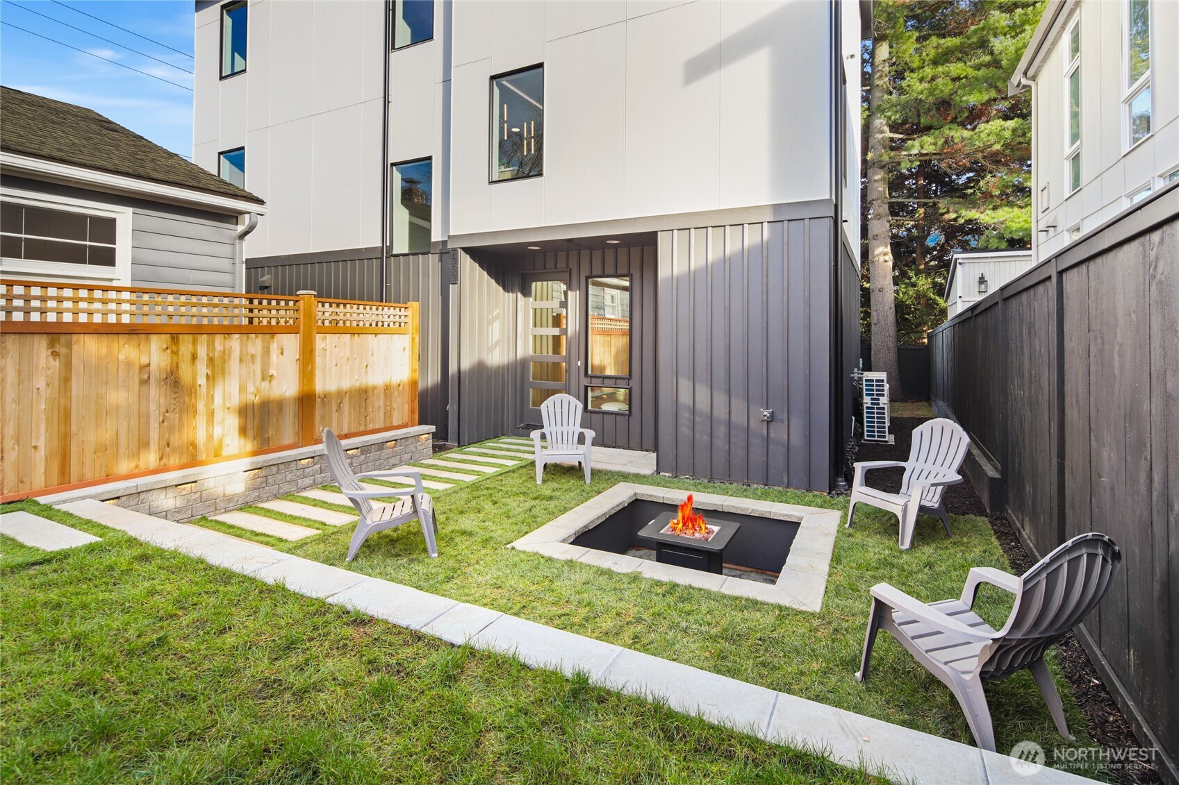 7358 33rd Avenue NE Seattle WA 98115