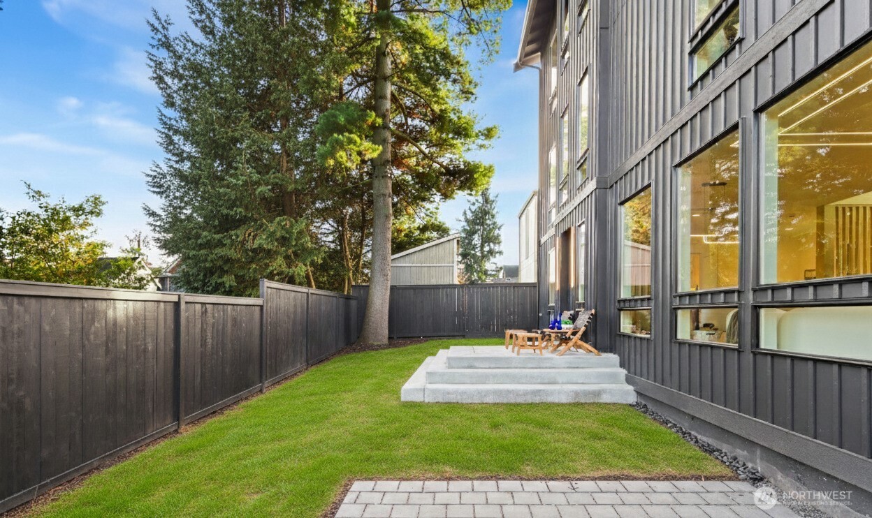 7358 33rd Avenue NE Seattle WA 98115