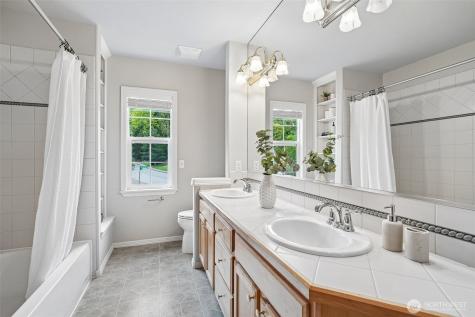 10406 172nd Avenue SE Renton WA 98059