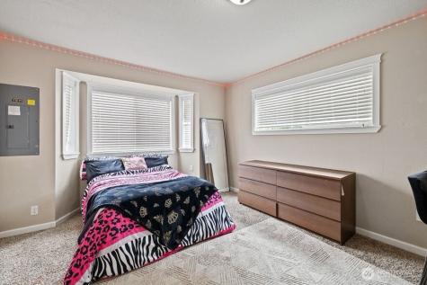 6726 Henderson Boulevard SE Tumwater WA 98501