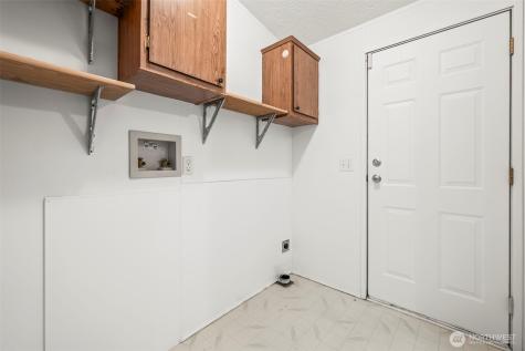 998 Mahogany Lane NW Bremerton WA 98383