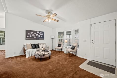 998 Mahogany Lane NW Bremerton WA 98383
