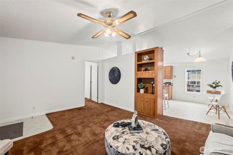 998 Mahogany Lane NW Bremerton WA 98383