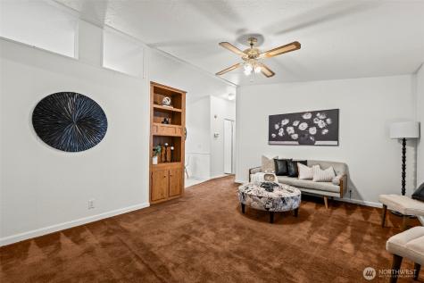998 Mahogany Lane NW Bremerton WA 98383