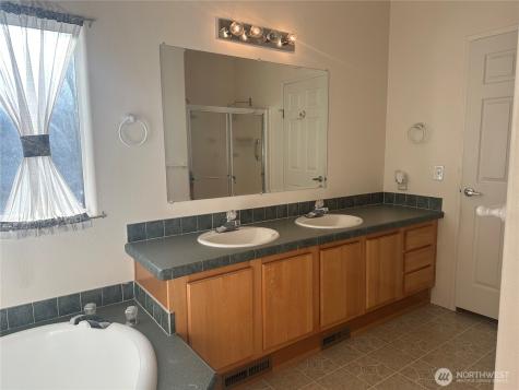 5400 Meeker Kalama WA 98625