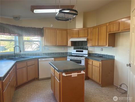 5400 Meeker Kalama WA 98625