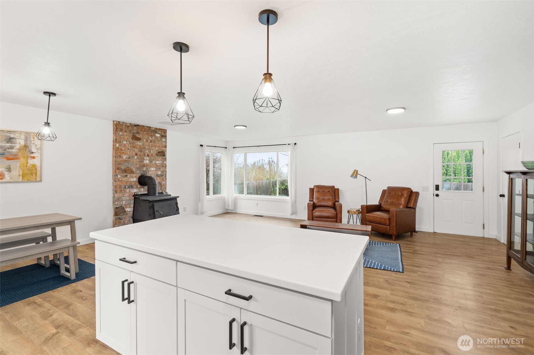 1346 W Third Street South Bend WA 98586