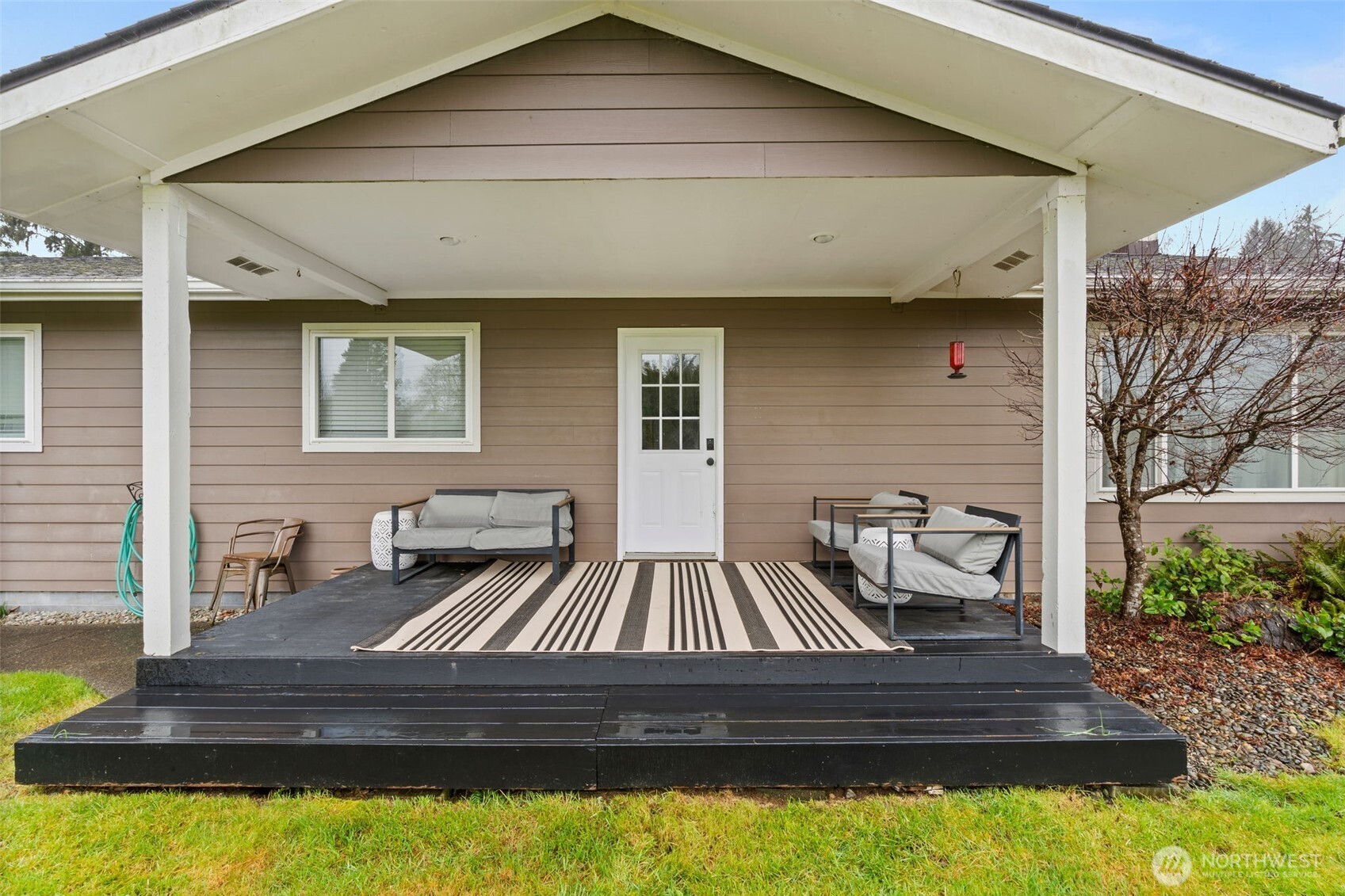 1346 W Third Street South Bend WA 98586