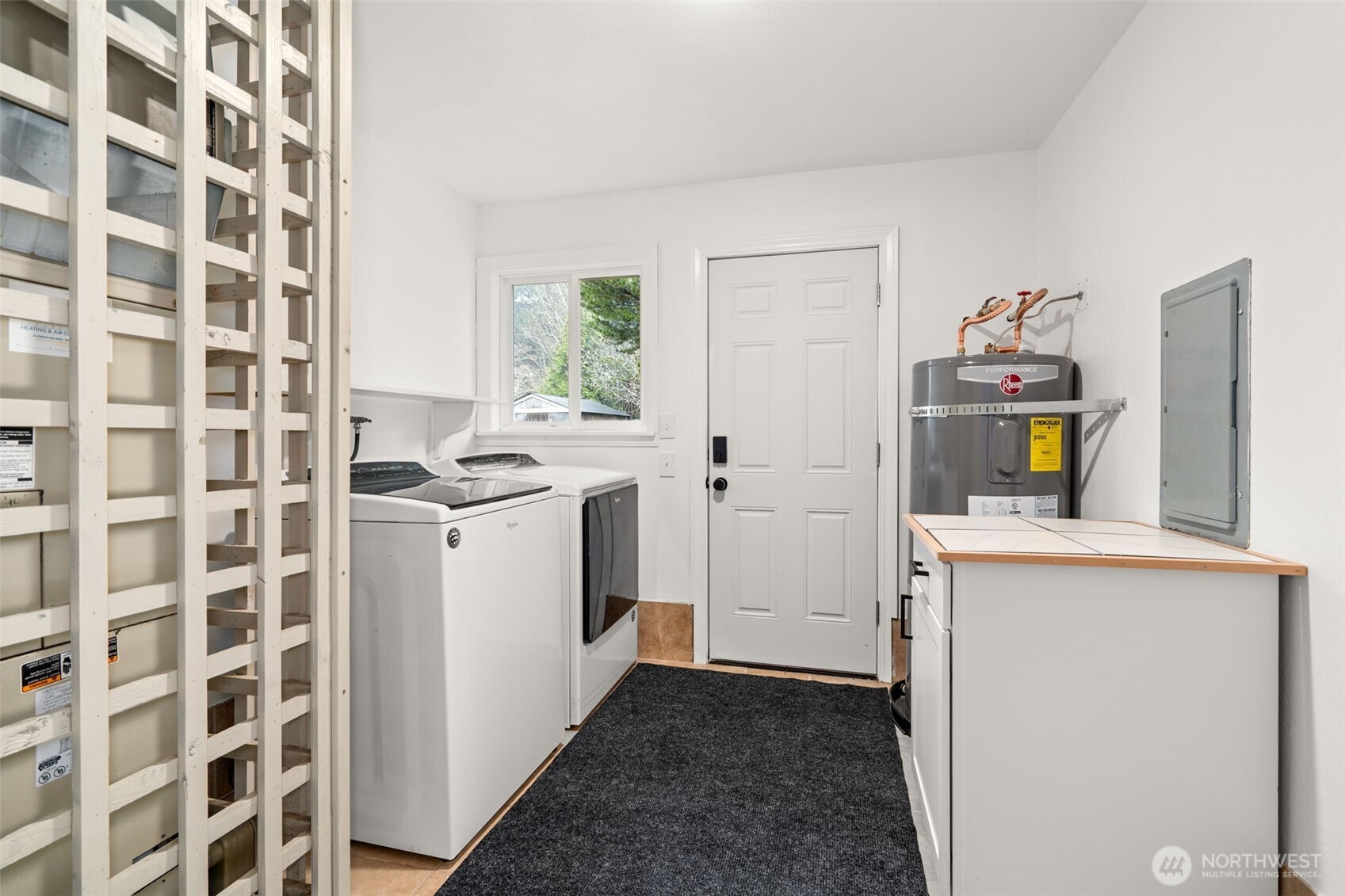 1346 W Third Street South Bend WA 98586