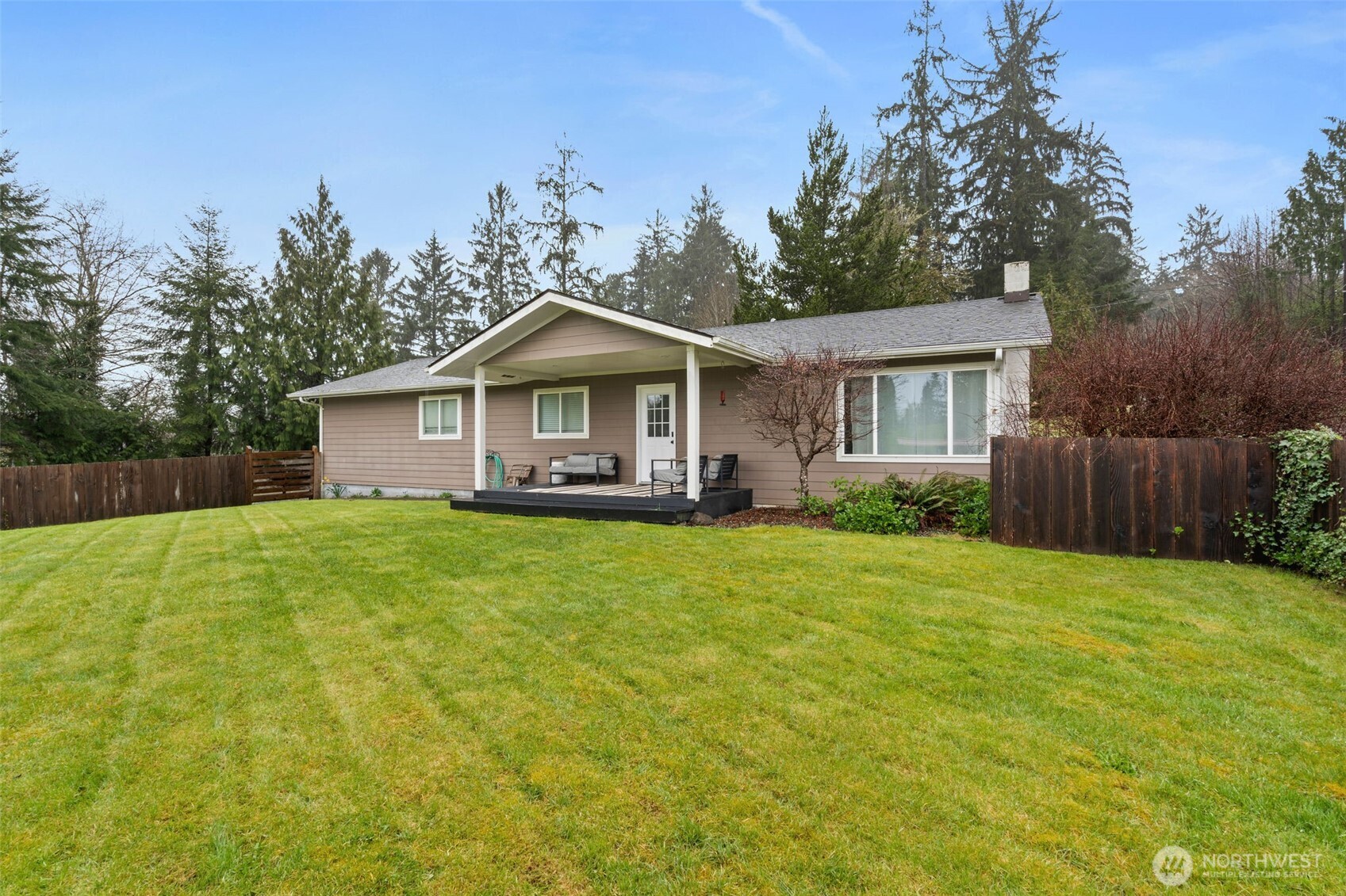 1346 W Third Street South Bend WA 98586