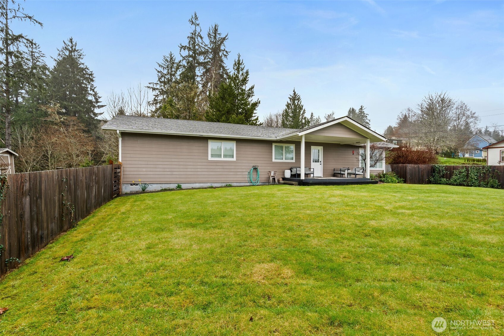 1346 W Third Street South Bend WA 98586