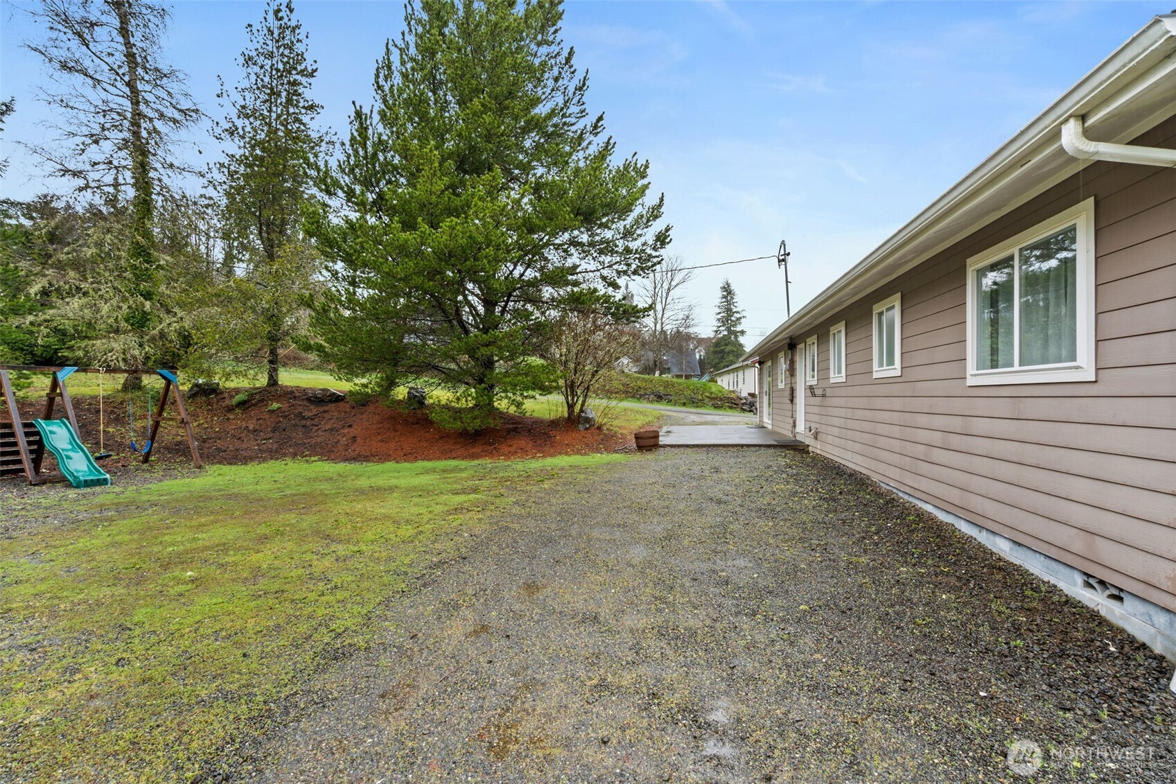1346 W Third Street South Bend WA 98586