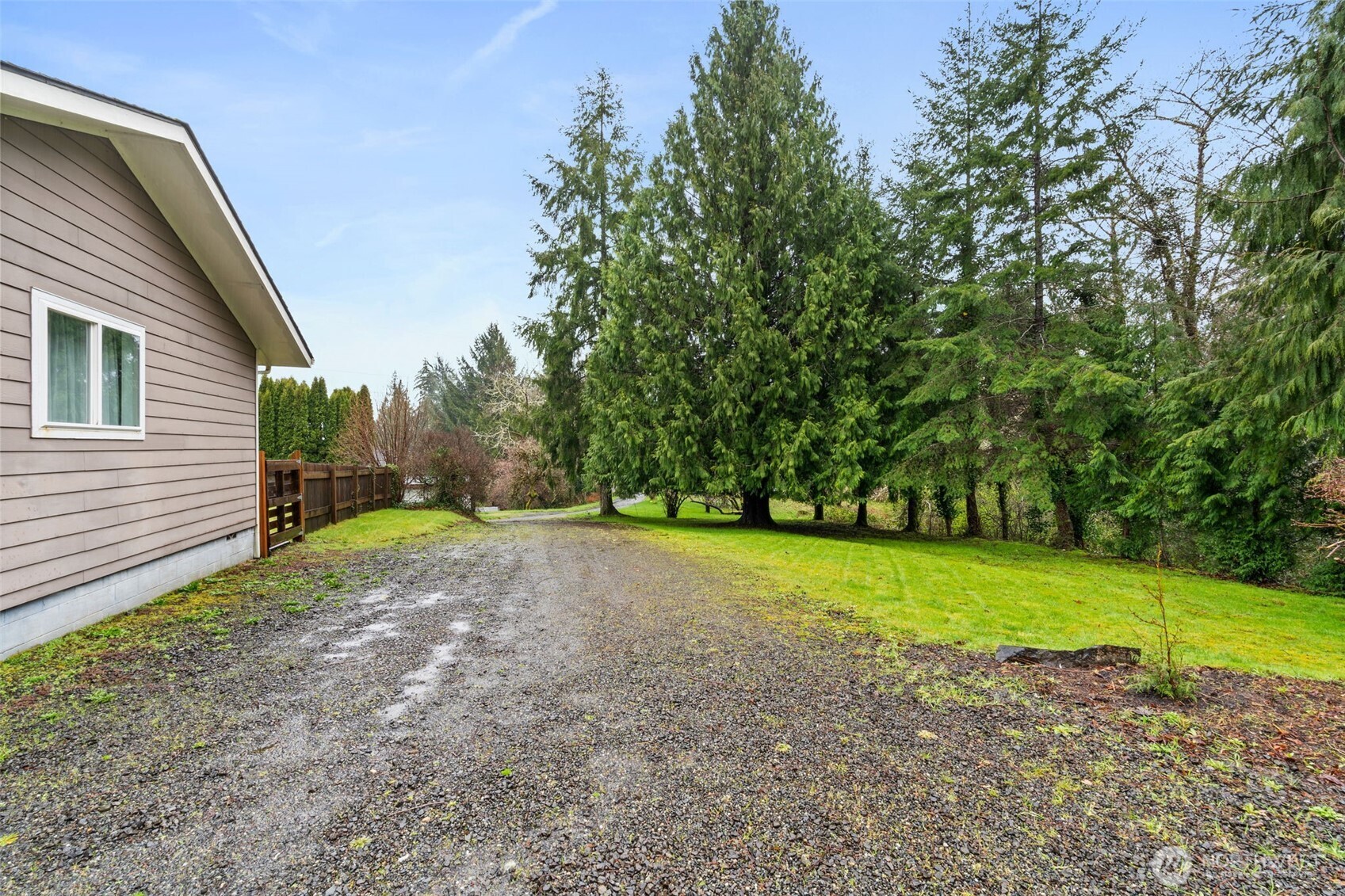 1346 W Third Street South Bend WA 98586