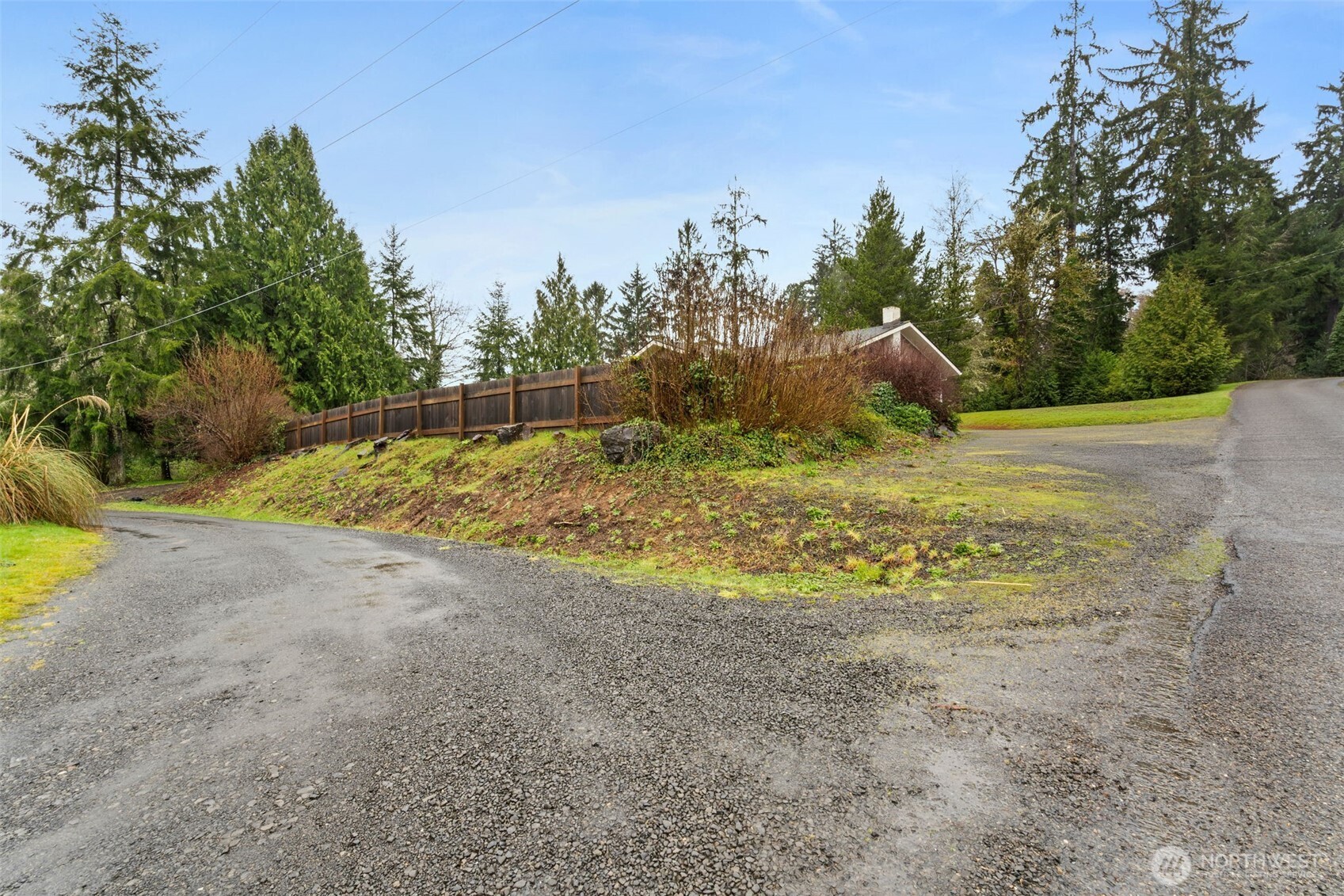 1346 W Third Street South Bend WA 98586
