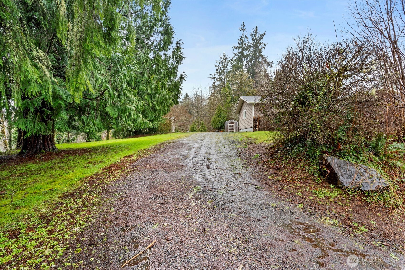 1346 W Third Street South Bend WA 98586