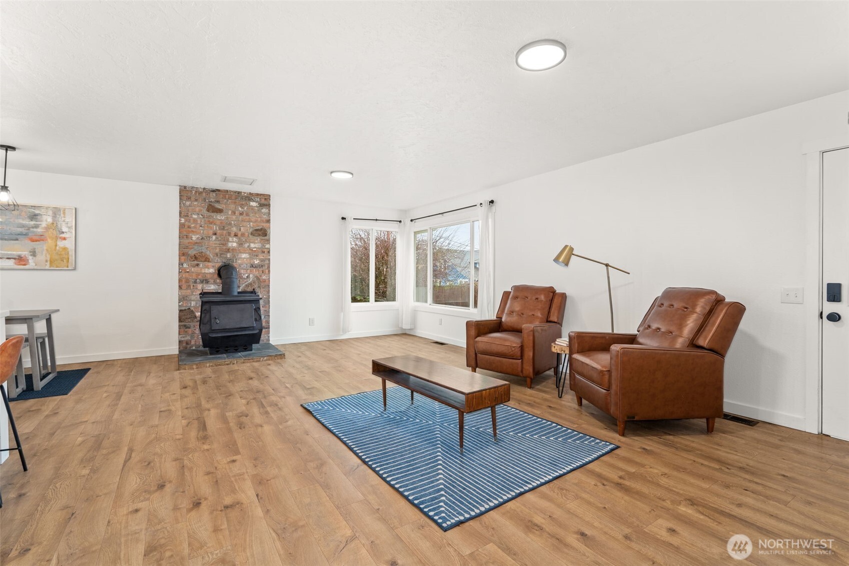 1346 W Third Street South Bend WA 98586