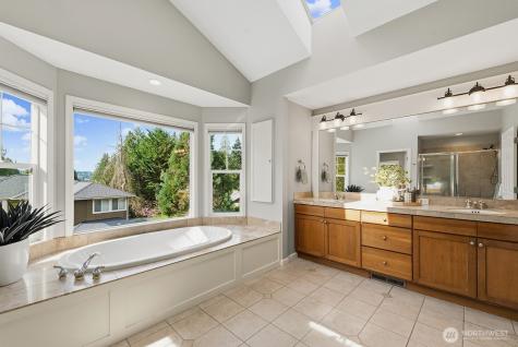6323 NE 130th Place Kirkland WA 98034
