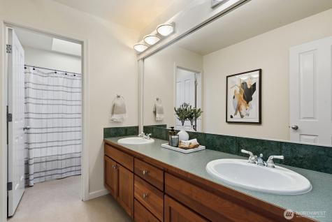 6323 NE 130th Place Kirkland WA 98034