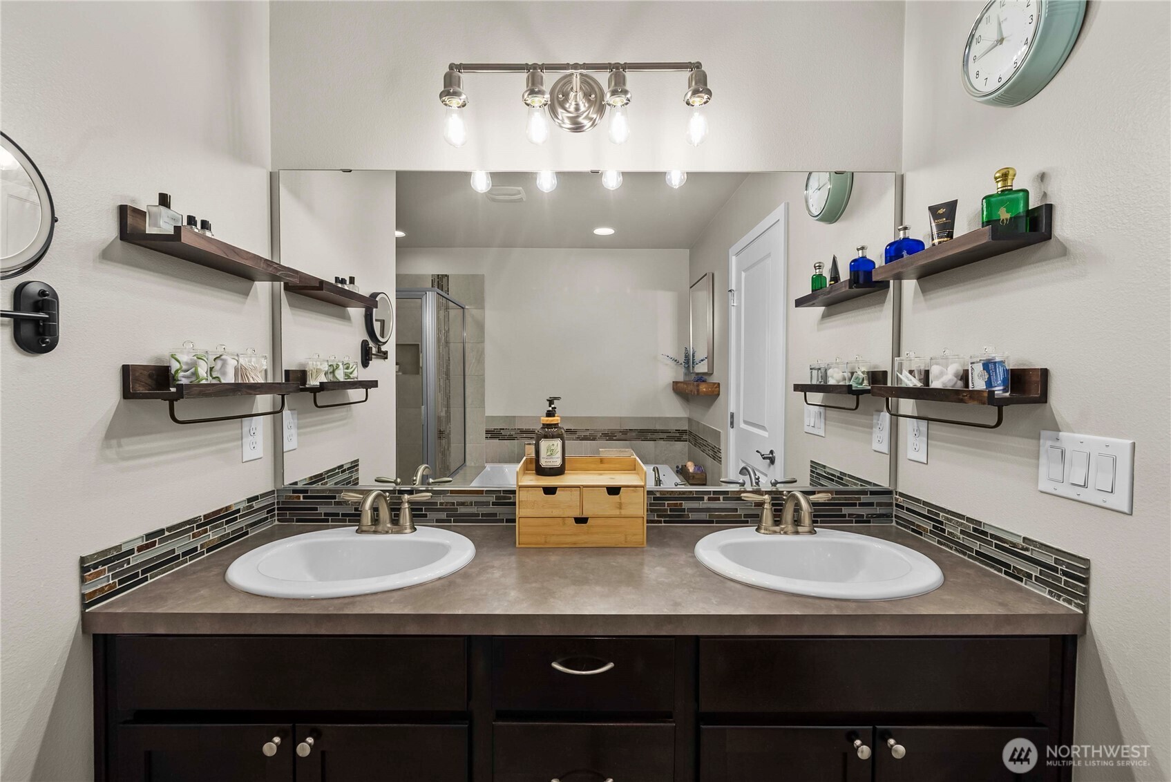 340 Grennan Lane N Enumclaw WA 98022
