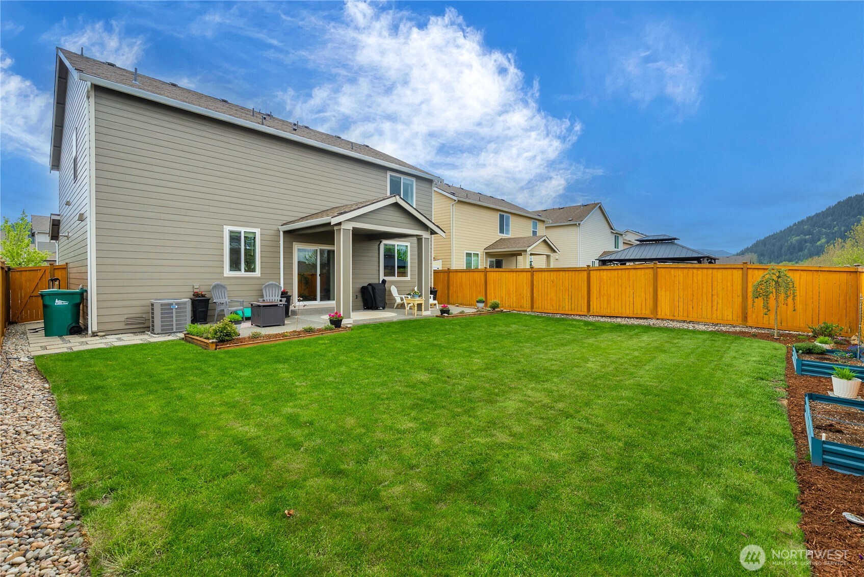 340 Grennan Lane N Enumclaw WA 98022