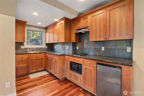 16340 Maplewild Avenue SW Burien WA 98166