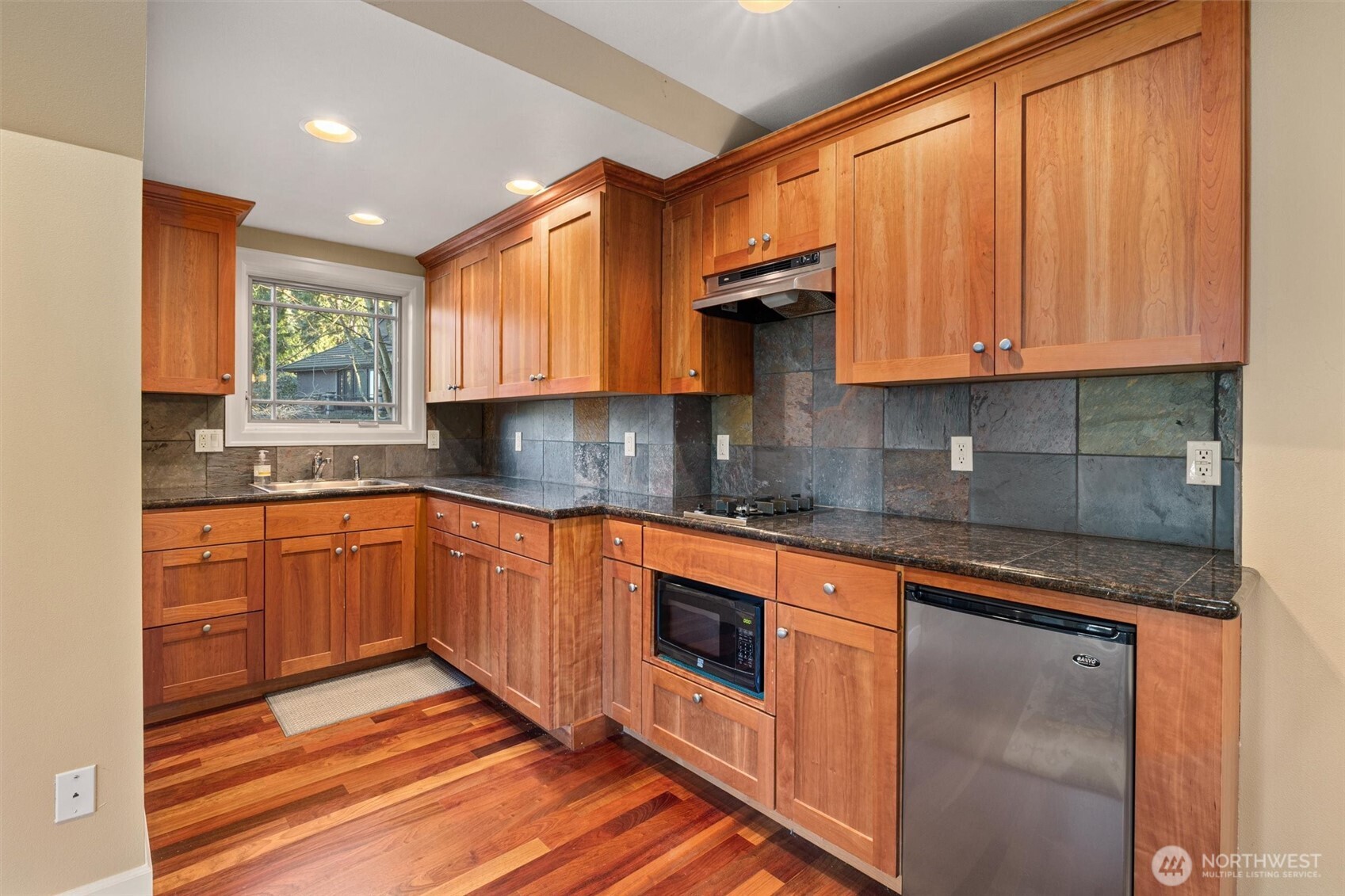 16340 Maplewild Avenue SW Burien WA 98166