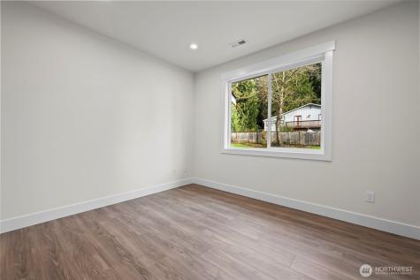 8717 33rd Street E Edgewood WA 98371