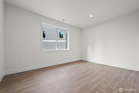 8717 33rd Street E Edgewood WA 98371