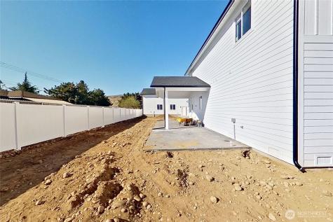 233 Saunders Avenue Rock Island WA 98850