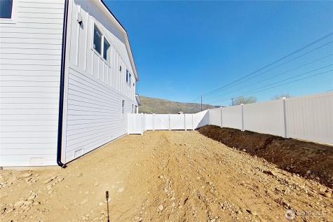 233 Saunders Avenue Rock Island WA 98850