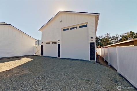233 Saunders Avenue Rock Island WA 98850